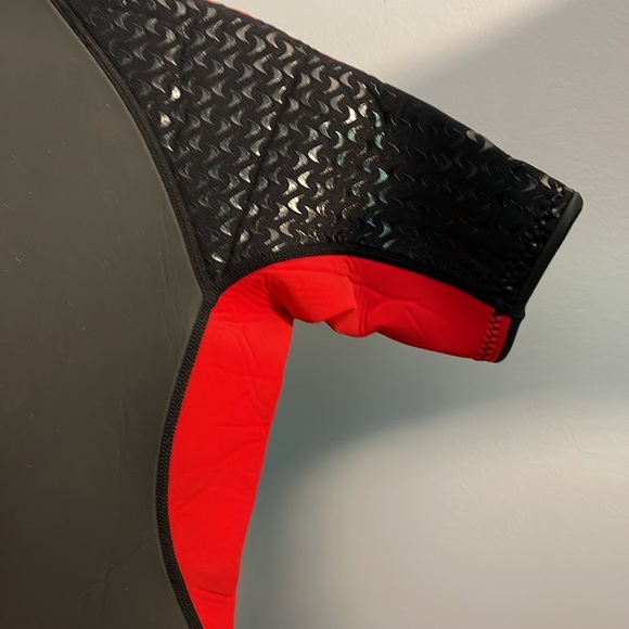 Wet suit - Picture 6 of 9